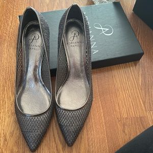 Adrianna papell gunmetal honeycomb mesh heels